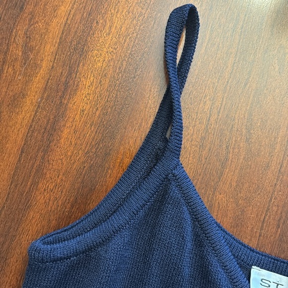 ST. JOHN Essentials by Marie Gray Cropped Navy Knit Top - Picture 7 of 9